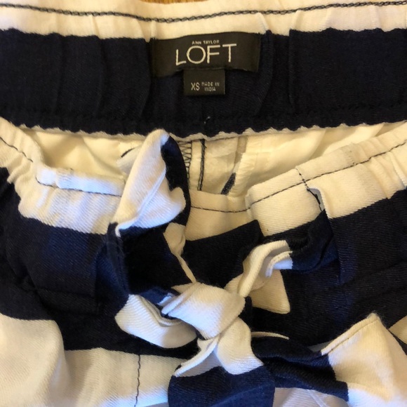 Drawstring shorts - Picture 2 of 3